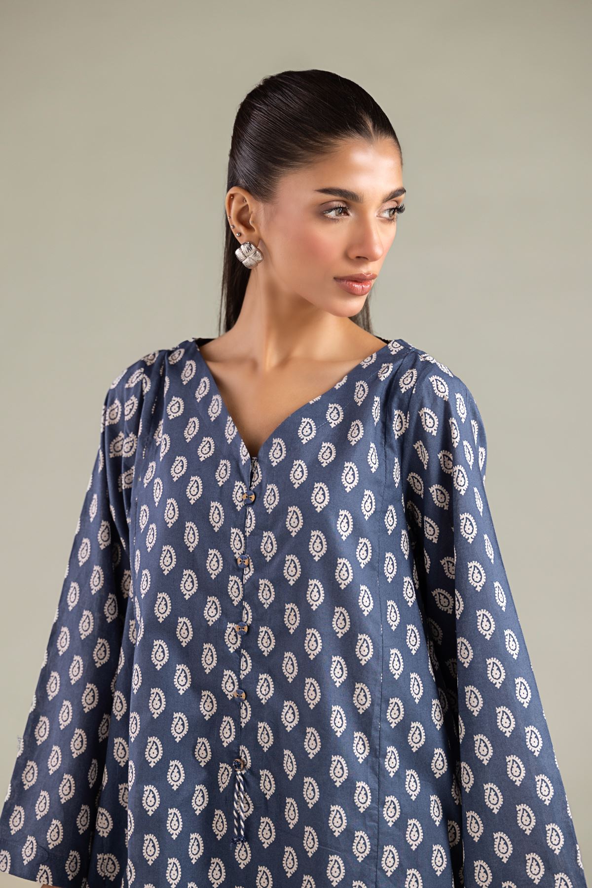 Printed Cambric Paisley V-Neck Kurta - 1-26-116-A-F-VG