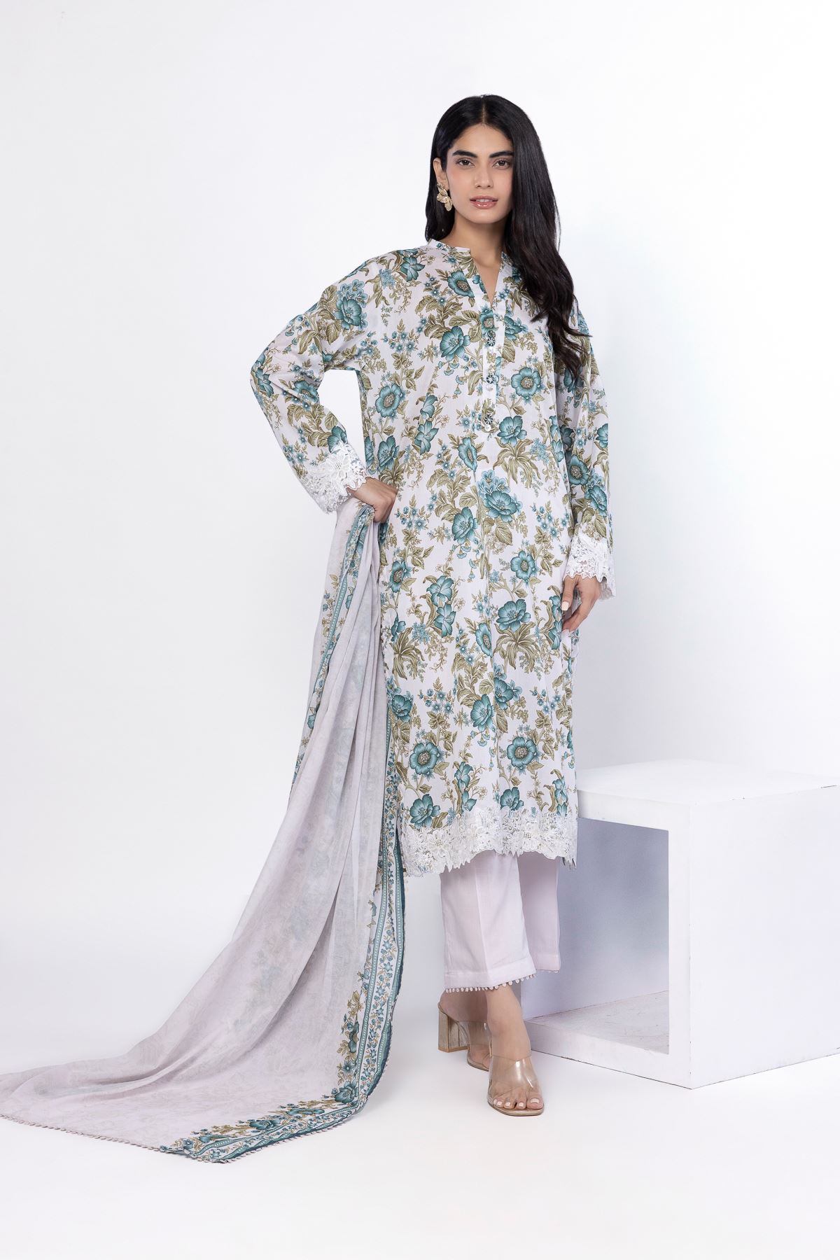 Embroidered Lawn Fabrics 3 Piece - CA02A-VG