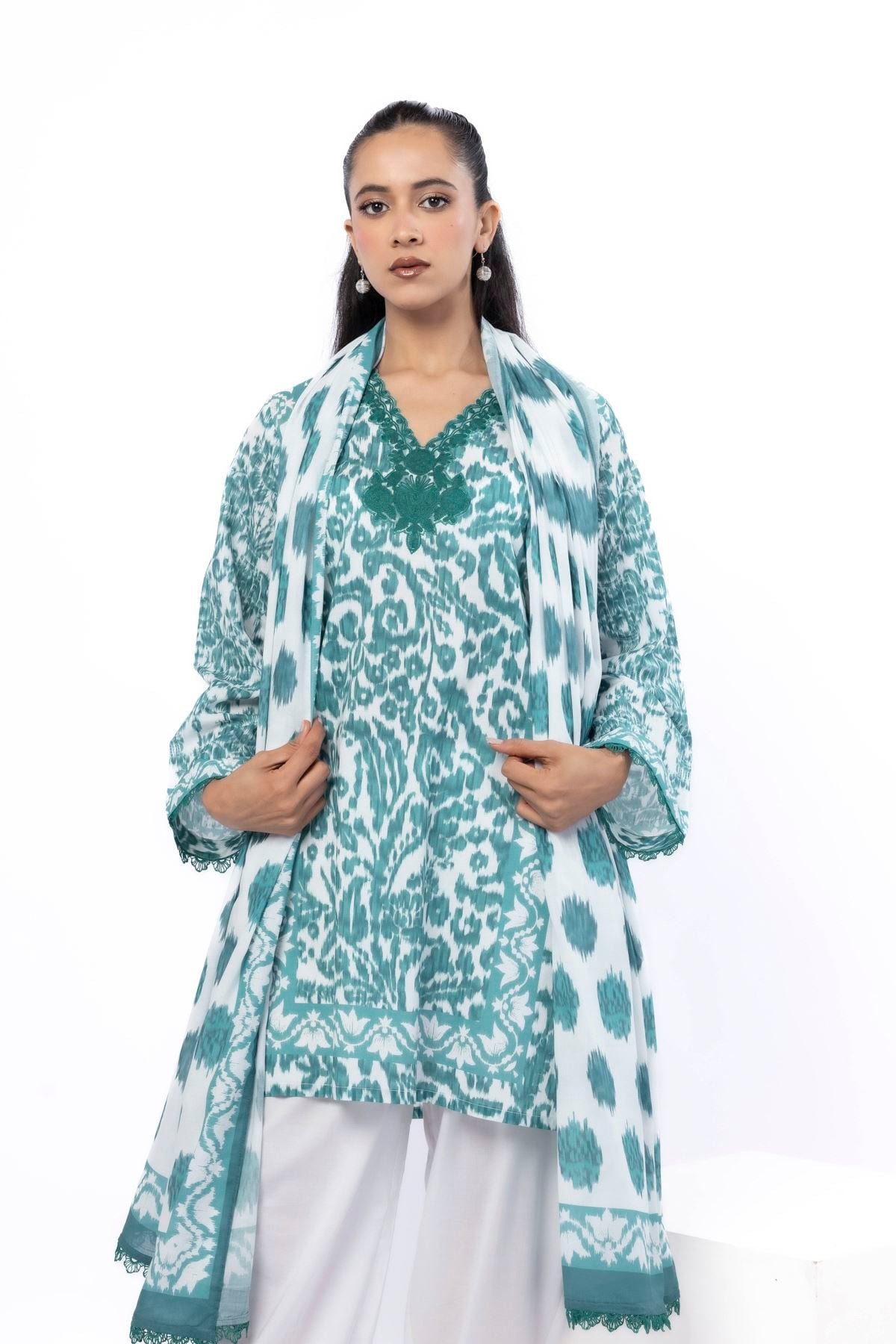 Embroidered Cambric Fabrics 3 Piece - LKN92A-VG