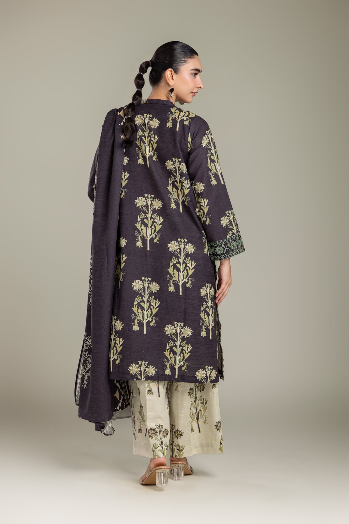 Embroidered Light Khaddar Fabrics 3 Piece - 2-26-202-A-D-VG