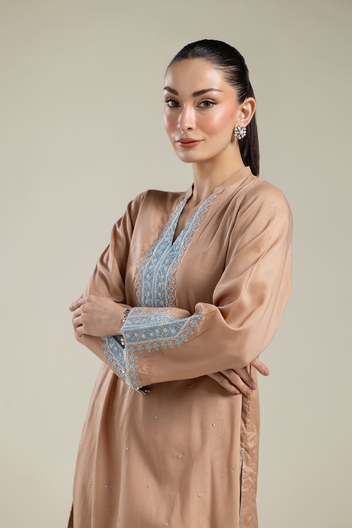 Embroidered Textured Weave Embroidered V-Neck Kurta - 2-26-202-A-E-VG