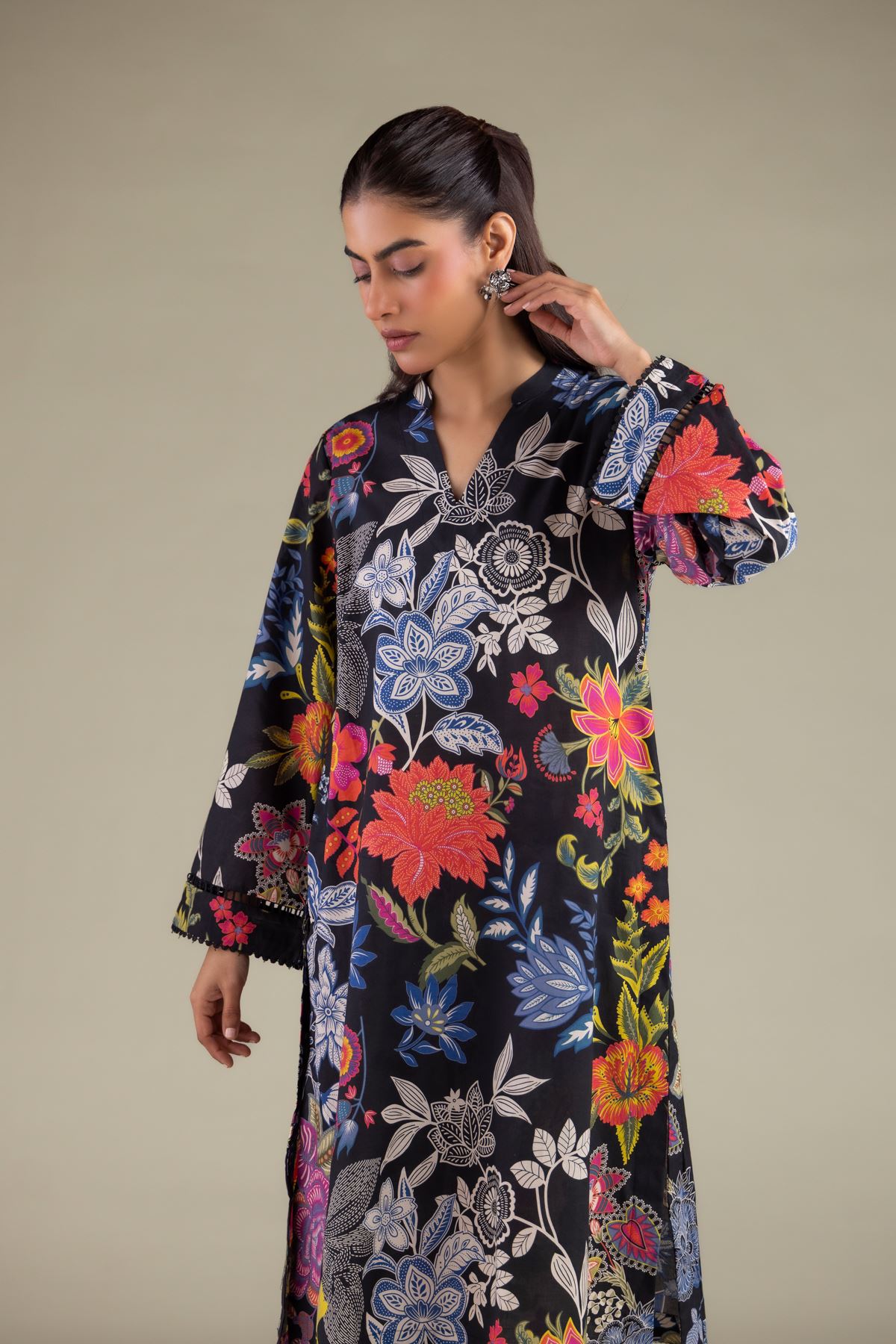 Printed Cambric Floral V-Neck Kurta - 1-26-112-A-D-VG