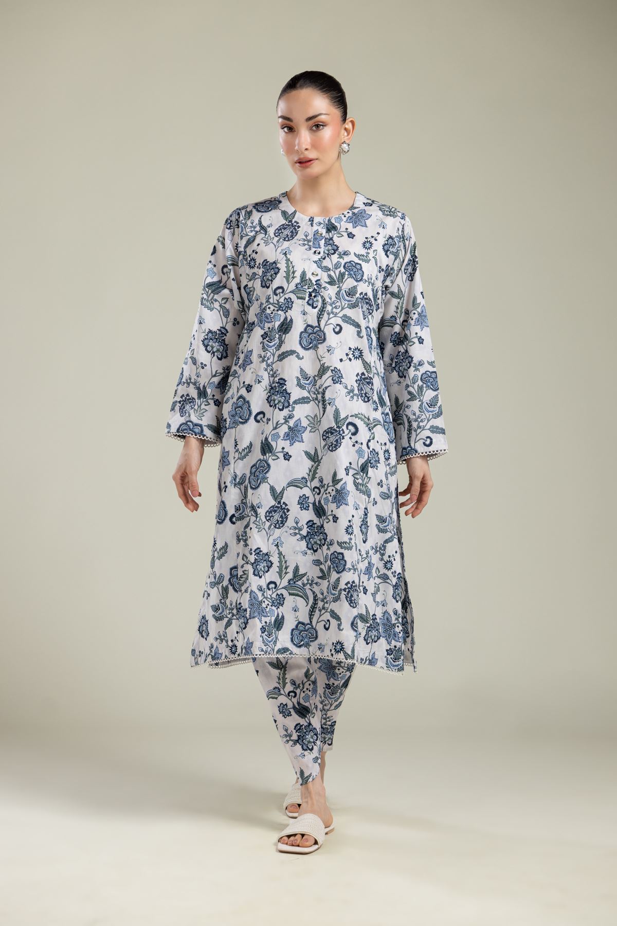 Embroidered Cambric Floral Cambric Shalwar - 25-09-11E3-01TA-VG