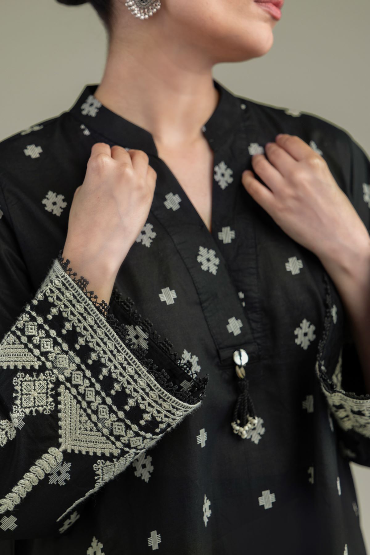 Embroidered Lawn Black Lawn Kurta - T-A33-26-206FH1-VG