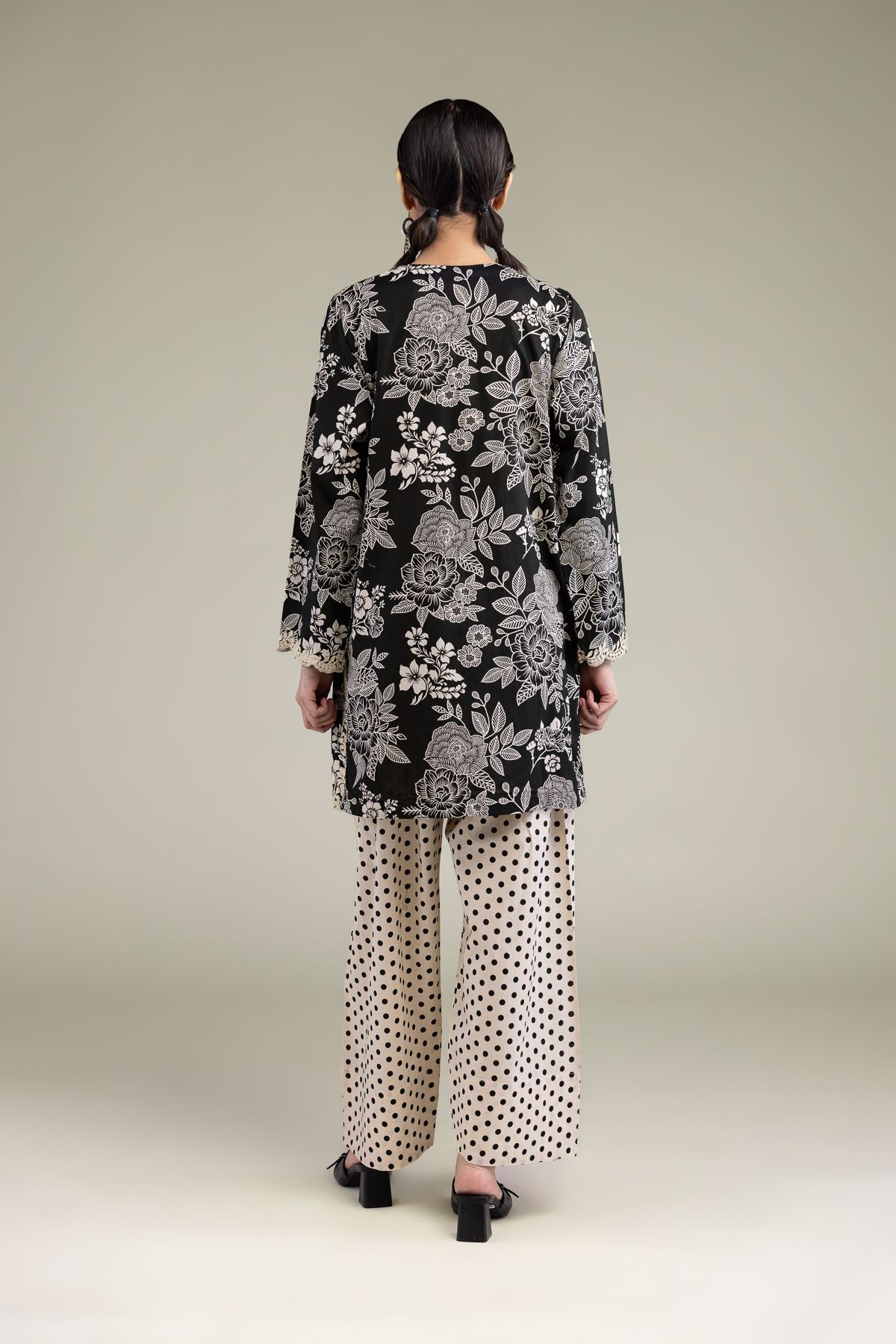 Embroidered Cambric Black Floral Kurta - 2-26-212-A-H1-VG