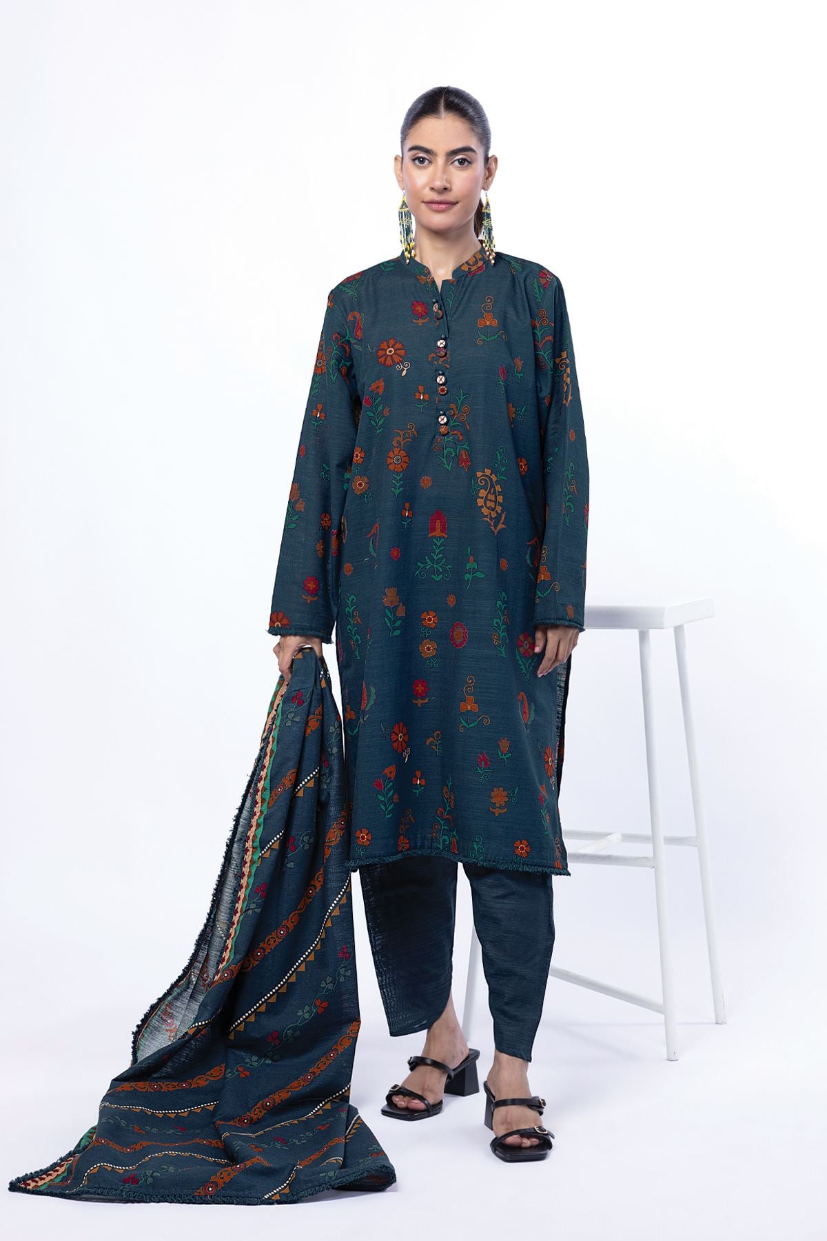 Printed Light Khaddar Tailored 3 Piece - LKN71BST-VG
