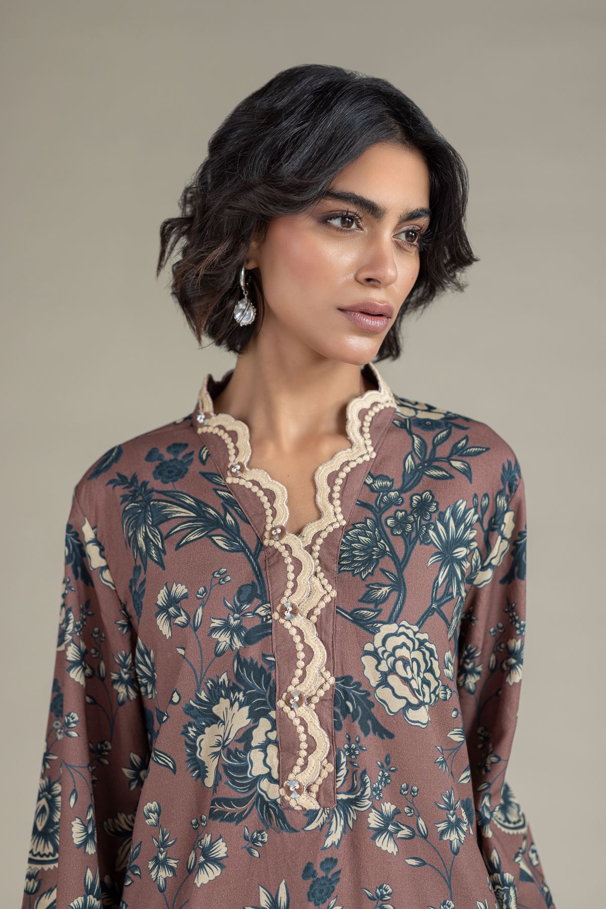 Embroidered Raw Silk Kurta - 25-10-11E9-06TA-VG