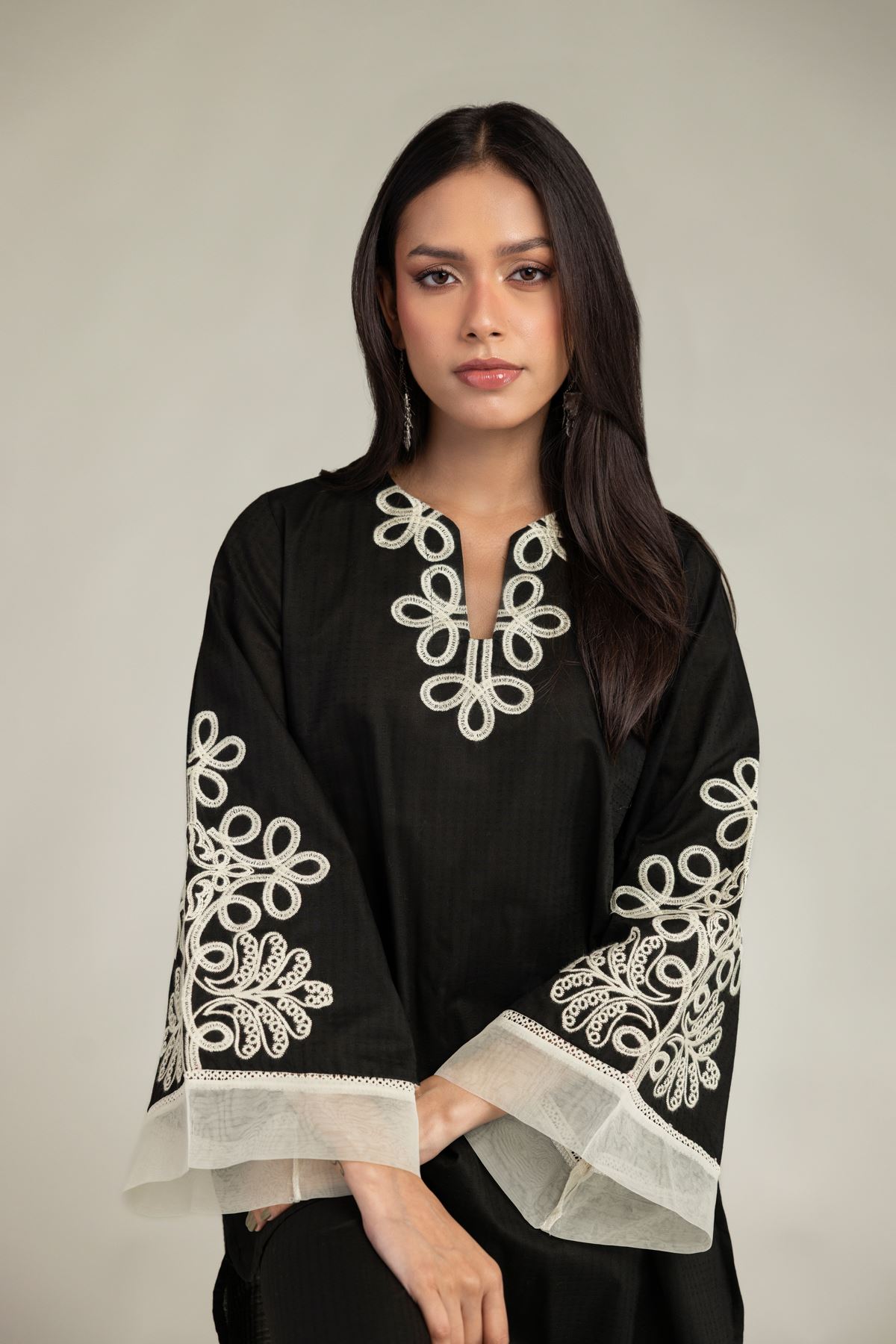 Embroidered Cotton Dobby Black V-Neck Kurta - 5-26-105-F-C-VG