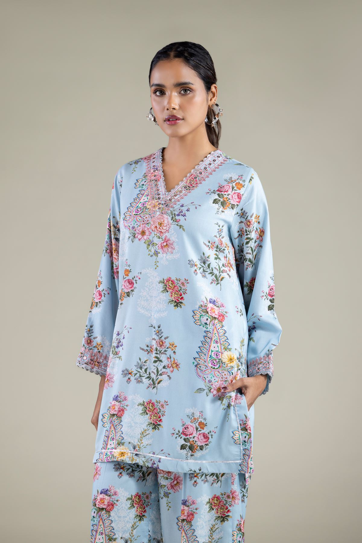 Embroidered Viscose Paisley V-Neck Kurta - 1-26-143-A-D-VG