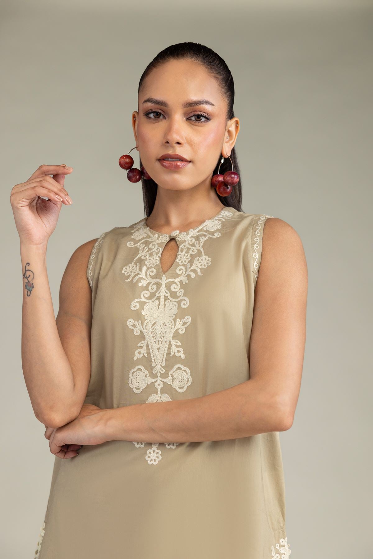 Embroidered Cambric Beige Sleeveless Kurta - 2-26-304-B-D1-VG