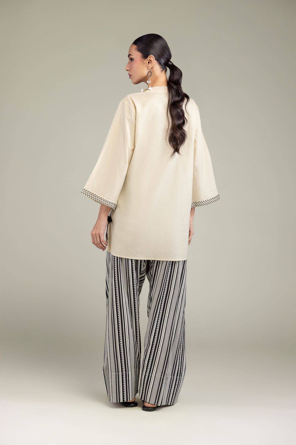 Embroidered Cambric Floral Cambric Kurta - T-A11-26-113FA1-VG
