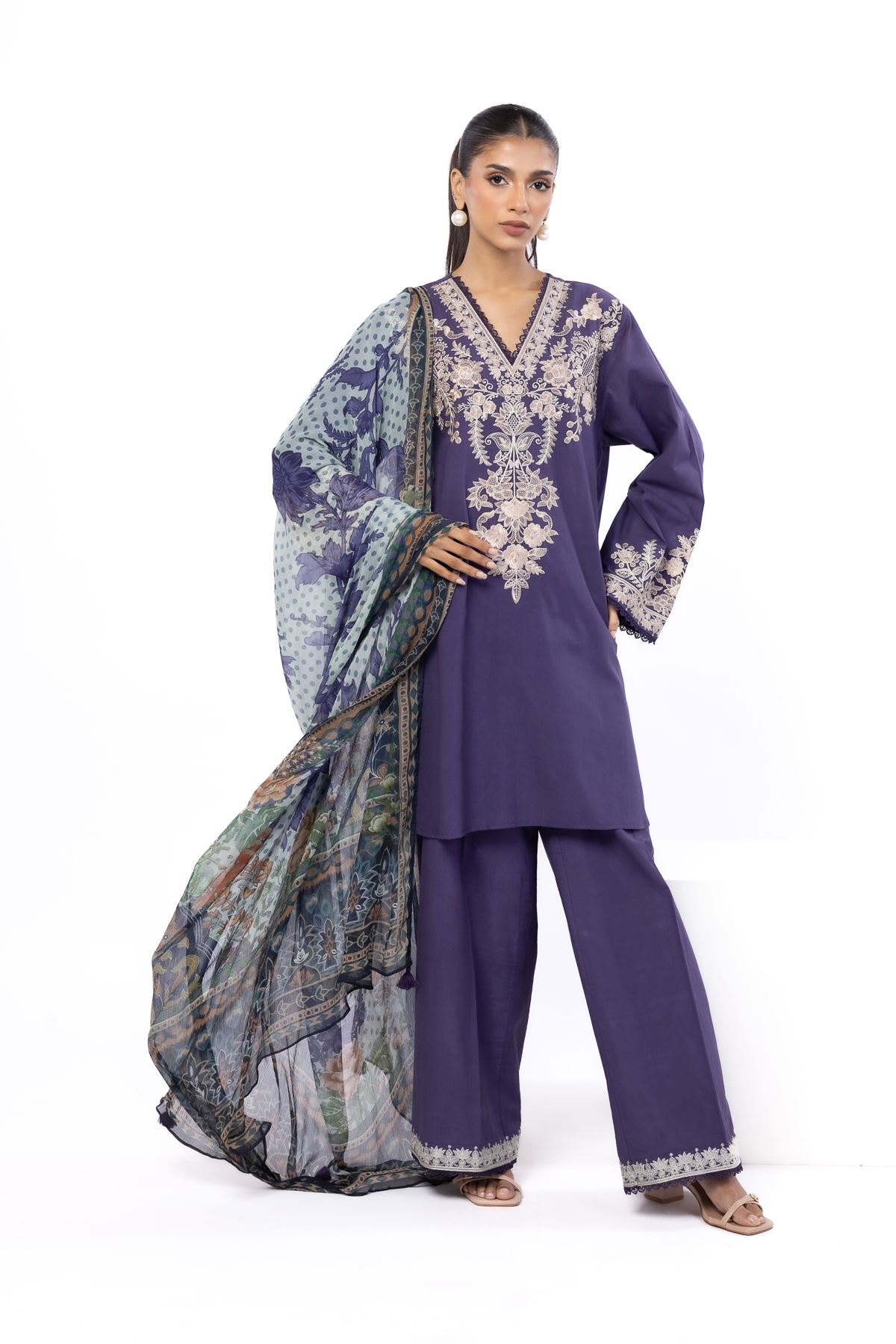 Embroidered Cambric Fabrics 3 Piece - A33-26-104FC1-VG