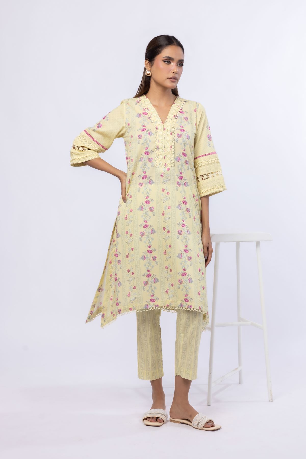 Buy Kurta | 0.0 N/A | 25-03E33-01TC-VG_MULTI | Khaadi Pakistan
