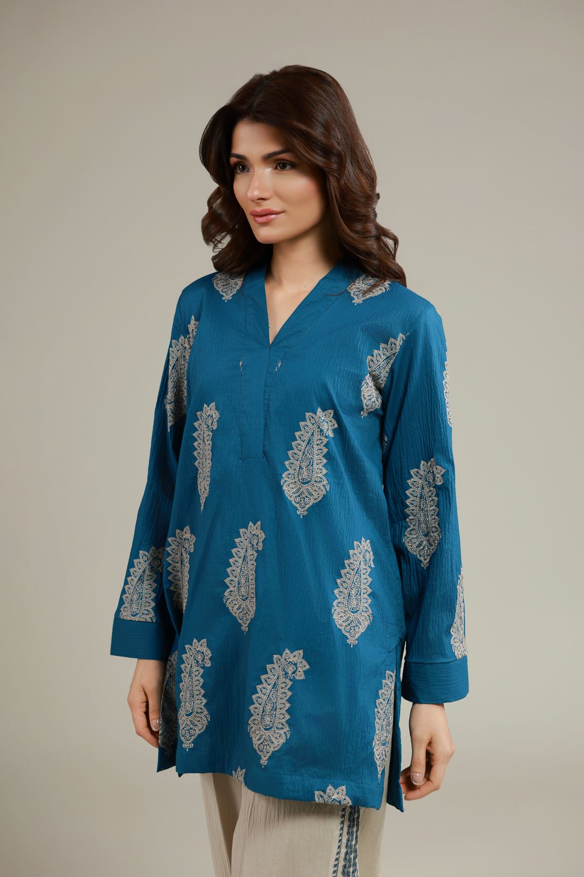 Embroidered Cotton Crinkle Paisley V-Neck Kurta - 2-26-105-A-D-VG