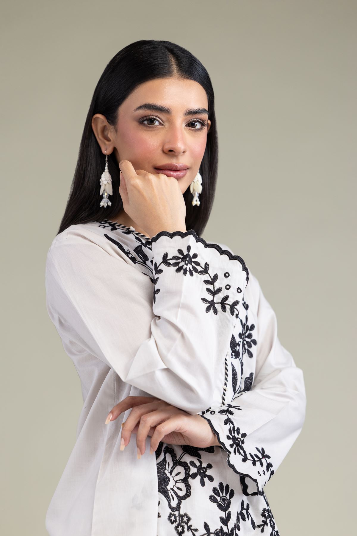 Embroidered Cambric Floral V-Neck Kurta - 1-26-211-A-G1-VG