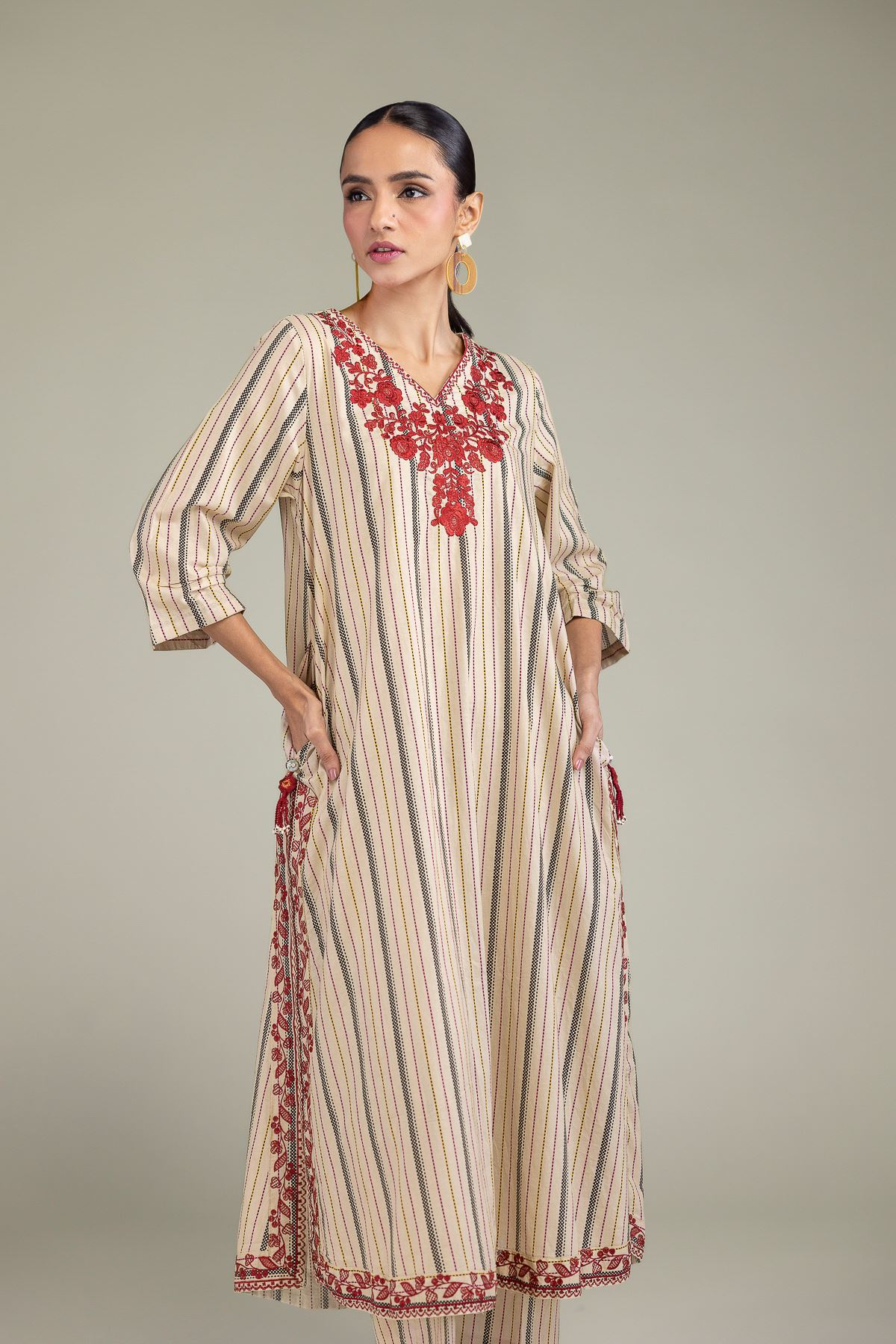 Embroidered Cambric V-Neck Cambric Kurta - 1-26-206-A-D1-VG