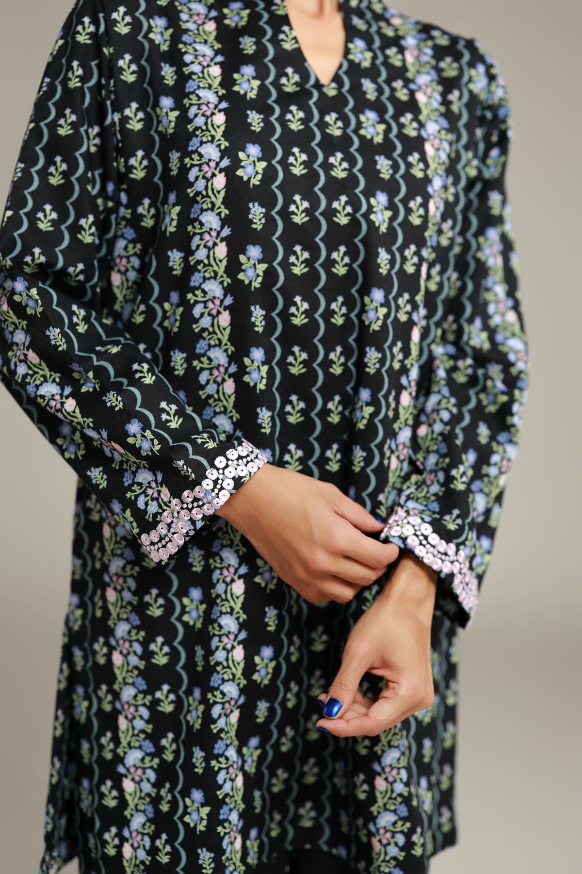Embroidered Cotton Dobby Black Floral Kurta - R-SB25056A-VG