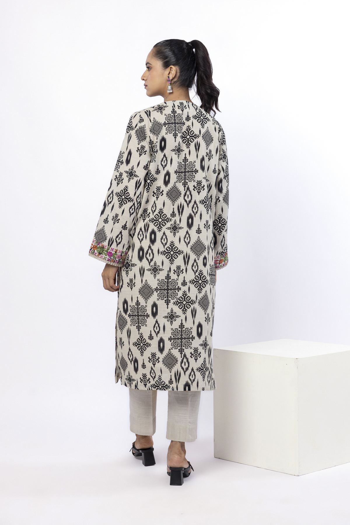 Embroidered Khaddar Fabrics 2 Piece | Top and Bottom - KW33B-VG