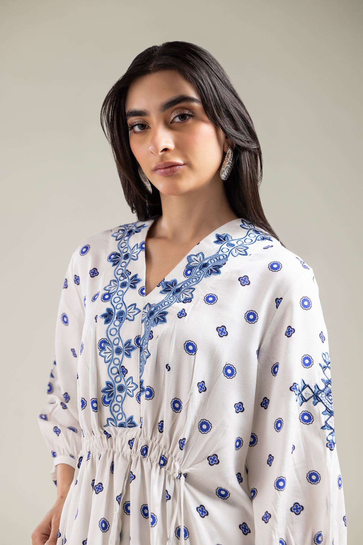 Embroidered Viscose Crepe Short White Blouse - 1-26-142-A-D-VG