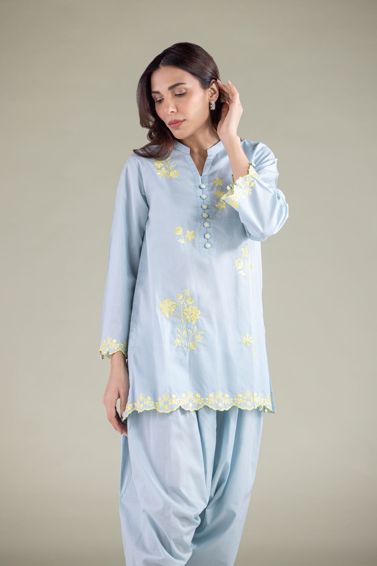 Embroidered Cambric Kurta - 25-10-12E11-07TA-VG