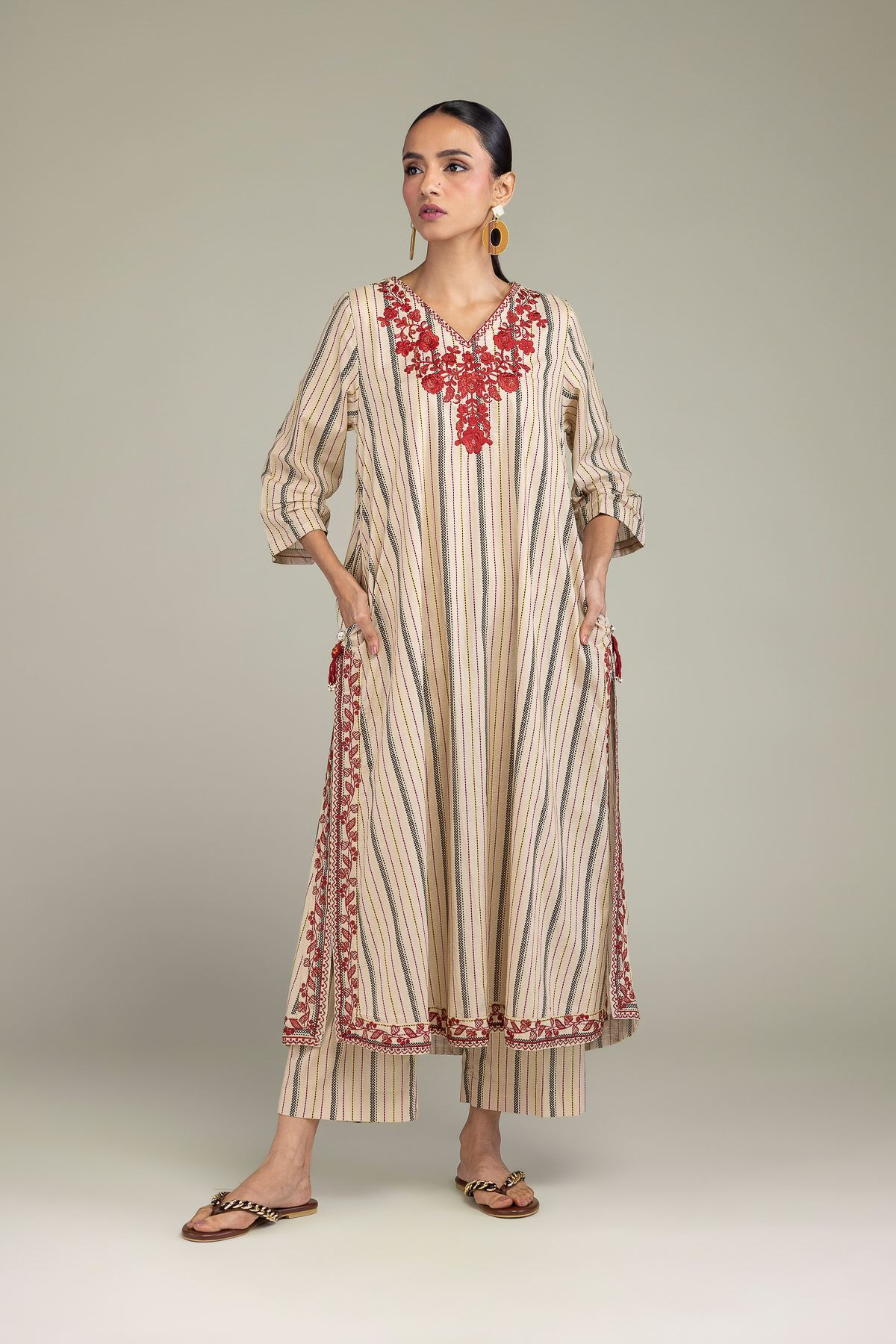 Embroidered Cambric V-Neck Cambric Kurta - 1-26-206-A-D1-VG