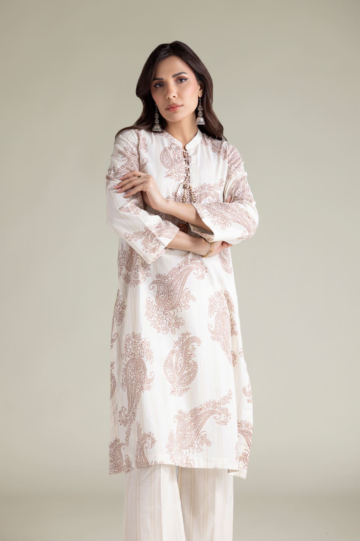 Embroidered Cambric Paisley Cambric Kurta - 1-26-139-A-D-VG
