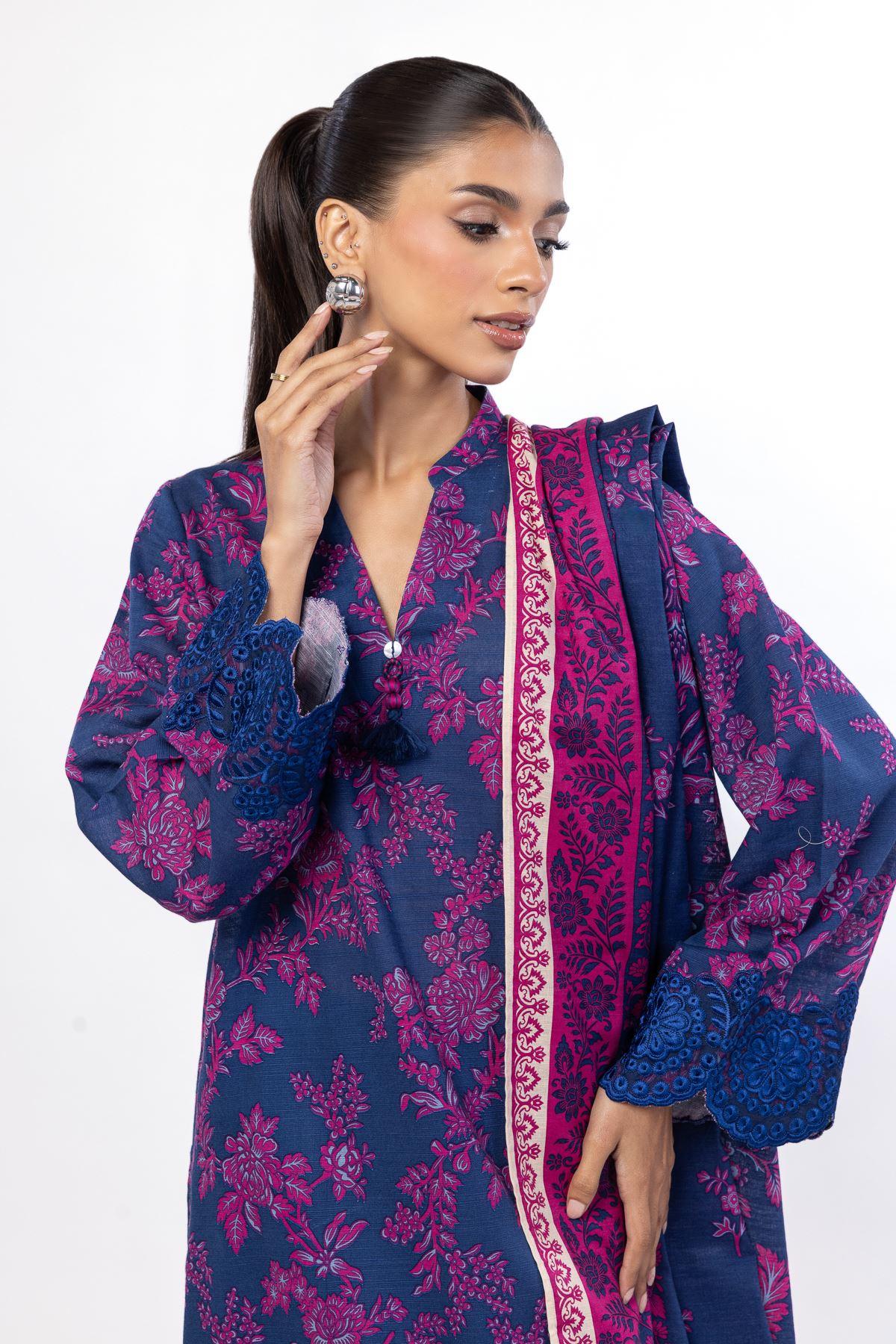 Embroidered Khaddar Fabrics 3 Piece - KW33B-VG
