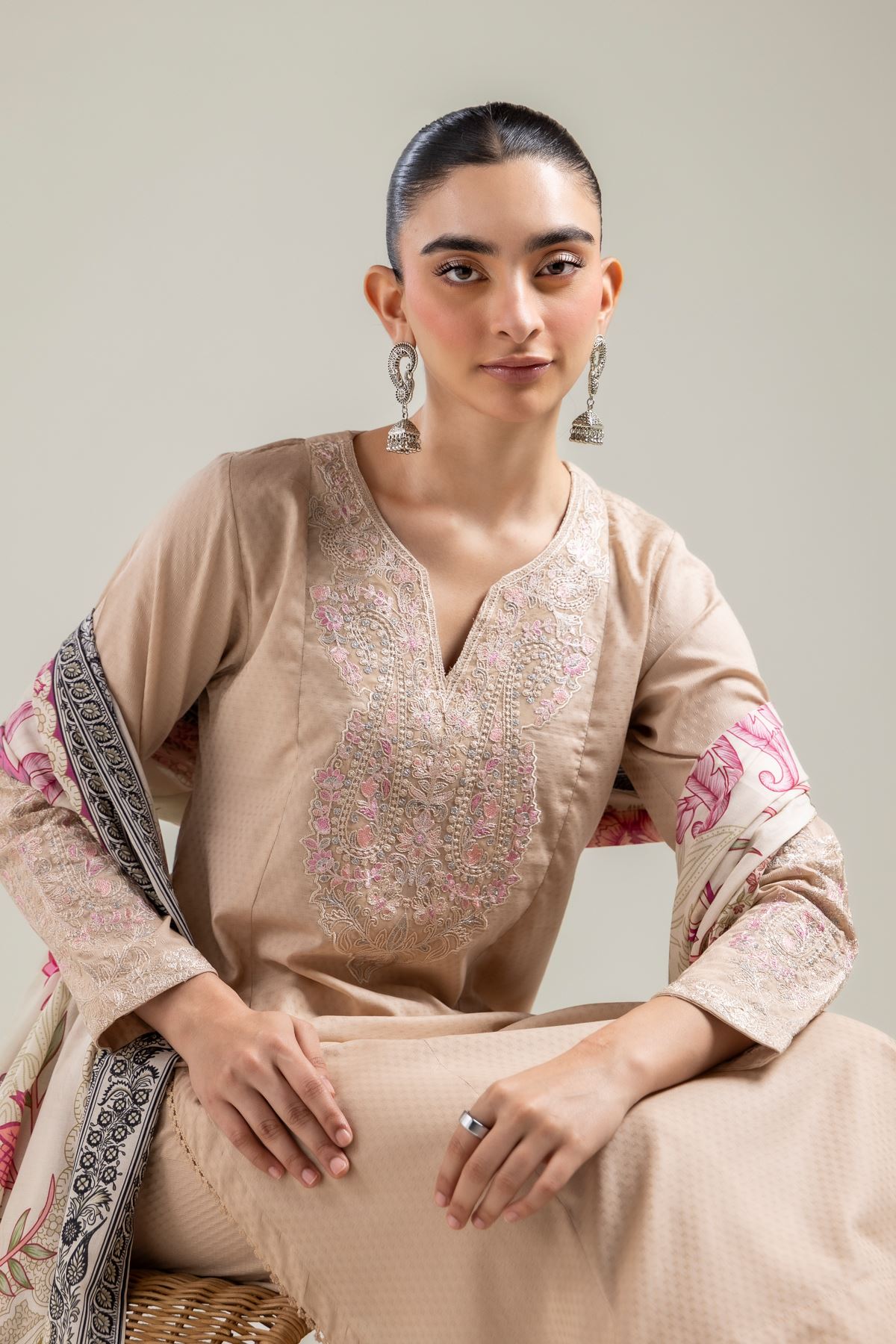 Embroidered Lawn Off-White Lawn Dupatta - 1-26-118-A-H-VG