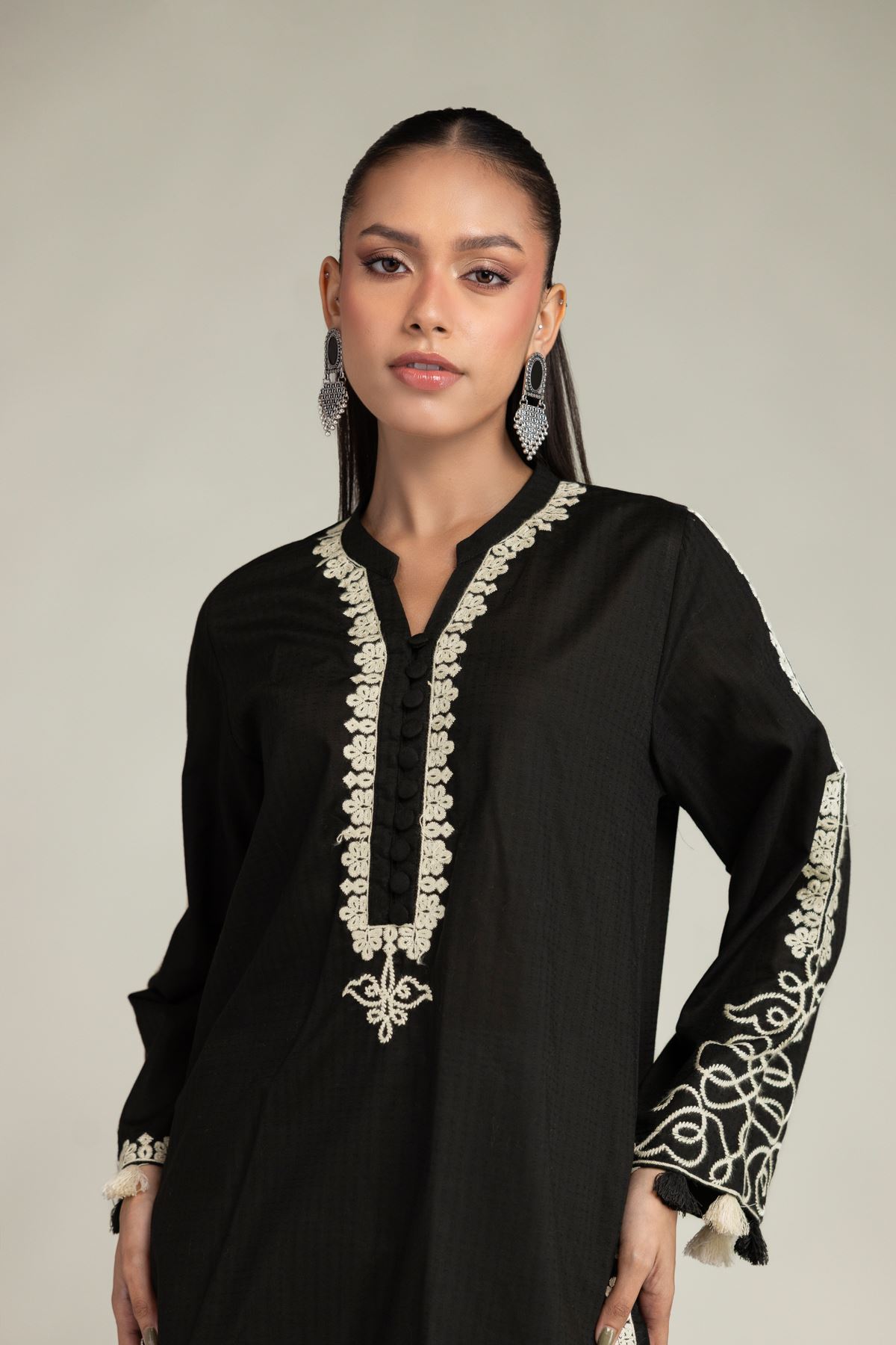 Embroidered Cotton Dobby Black Floral Kurta - 2-26-210-A-A1-VG