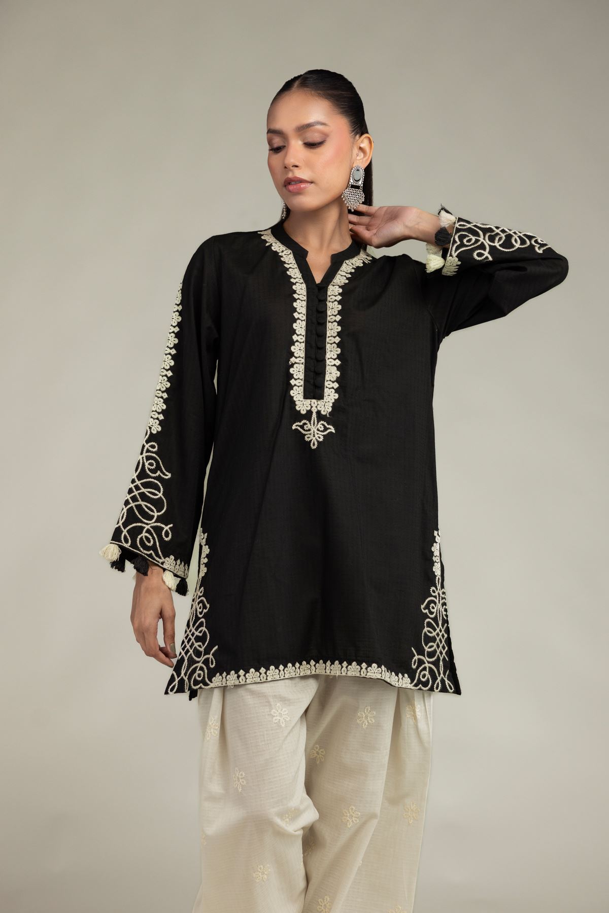 Embroidered Cotton Dobby Black Floral Kurta - 2-26-210-A-A1-VG