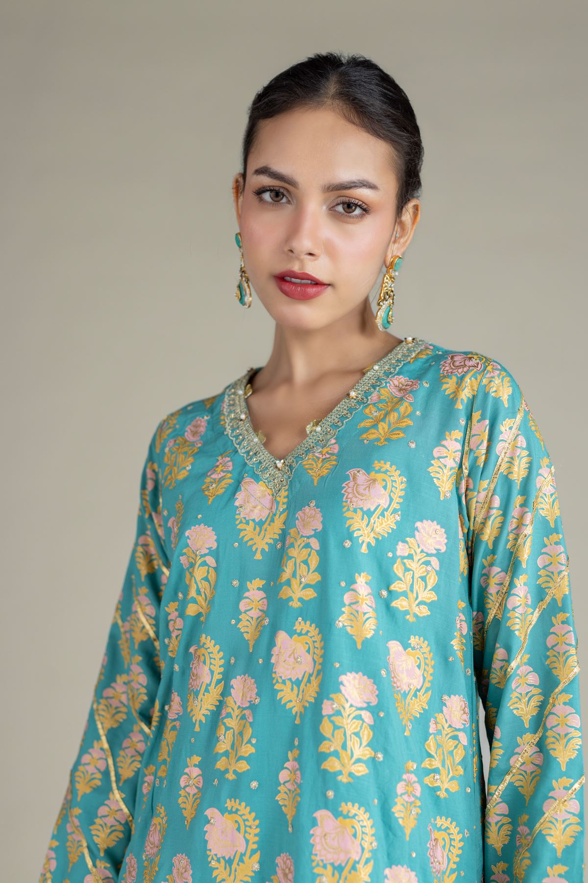 Embroidered Raw Silk Kurta - 25-09-11E3-07TA-VG