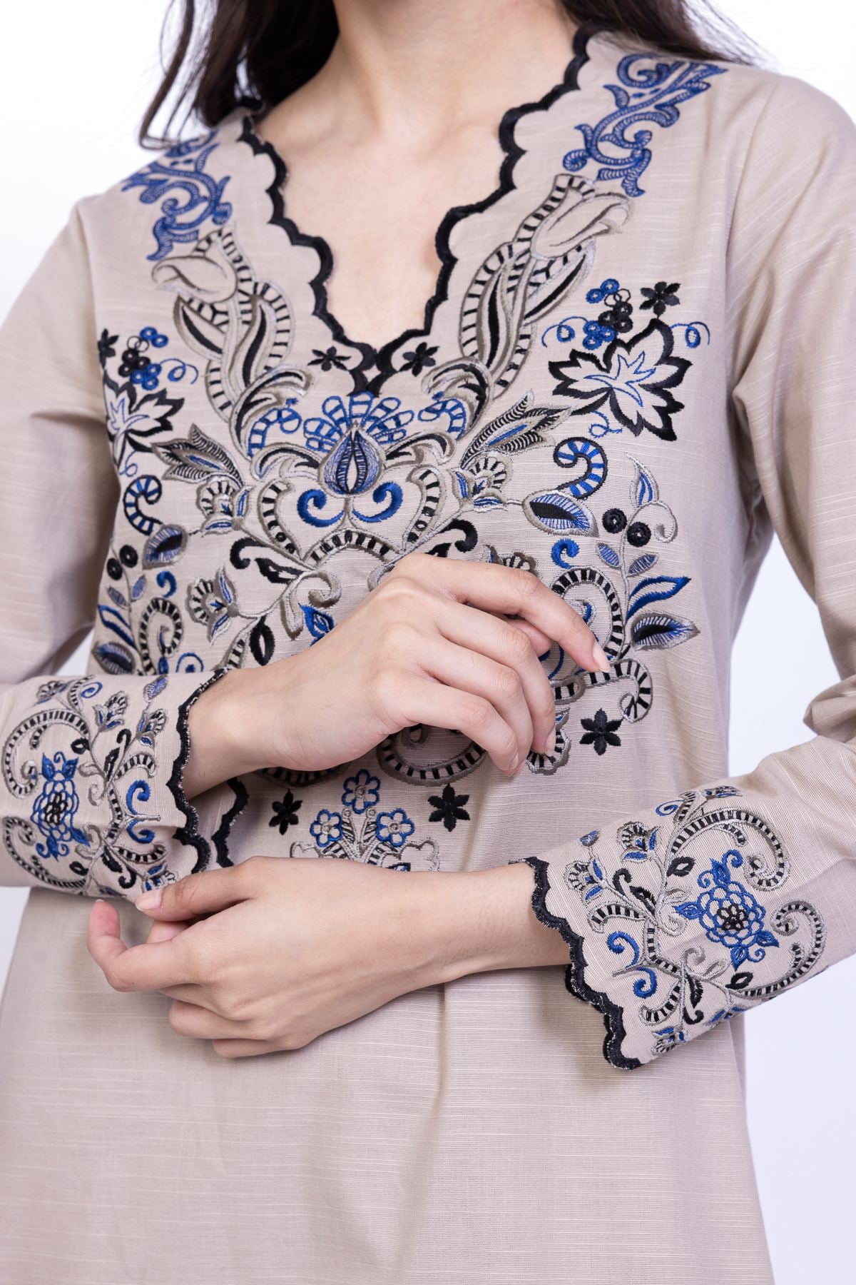 Embroidered Khaddar Kurta - 25-09-12E2-08TA-VG