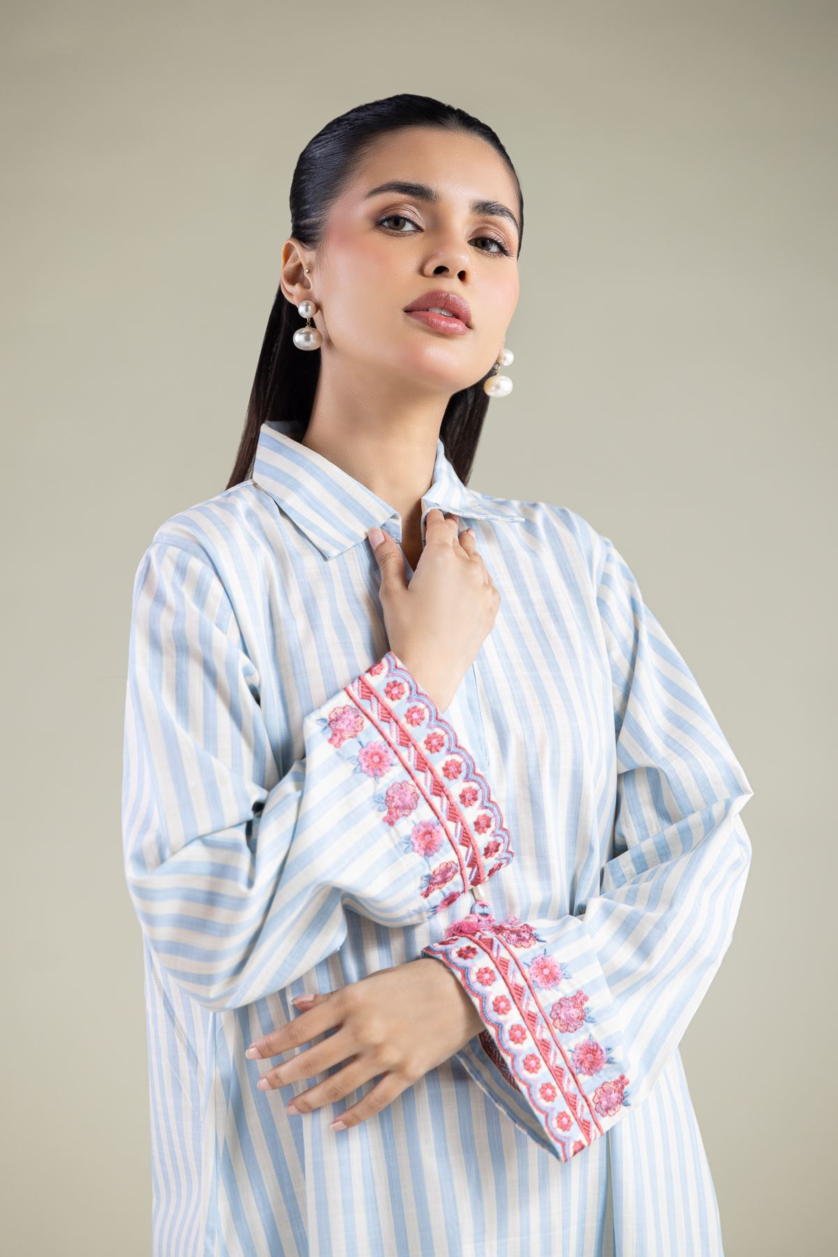 Embroidered Textured Cotton Kurta - 1-26-119-A-F-VG