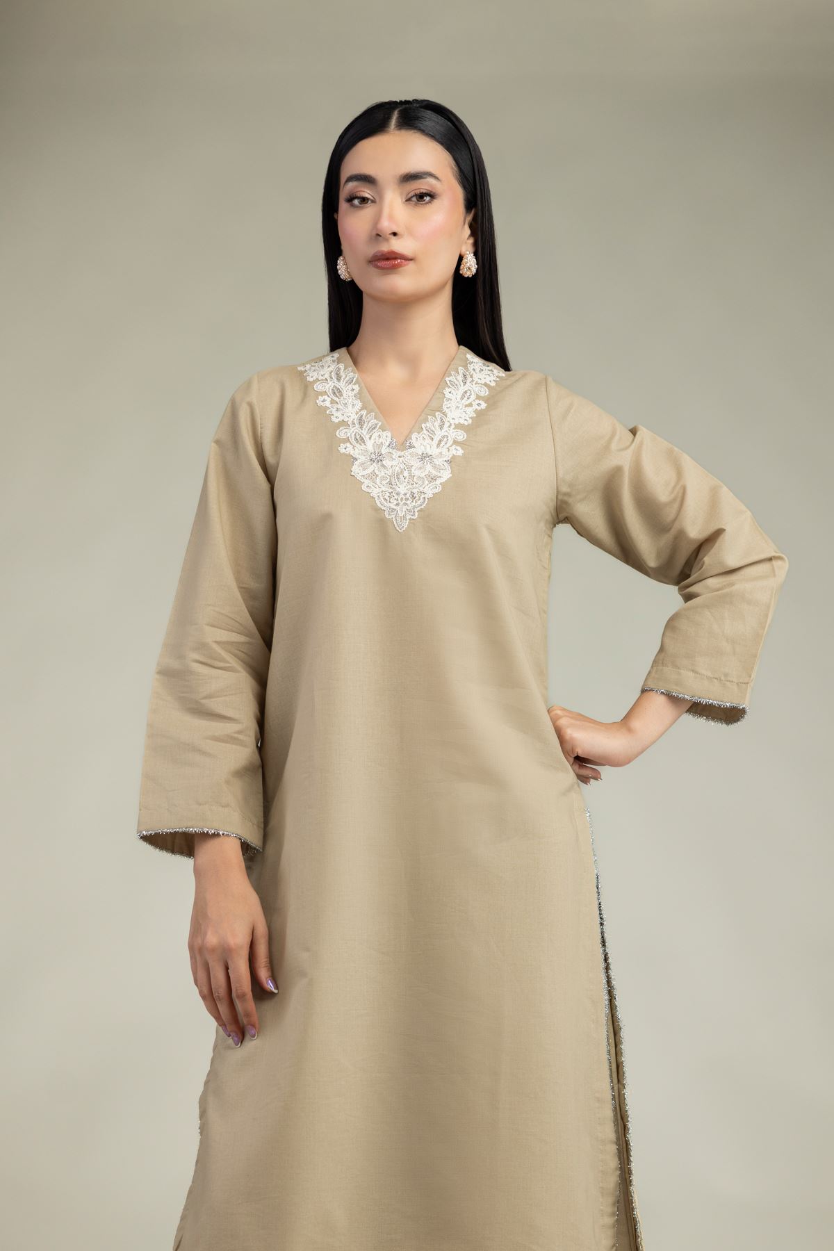 Embroidered Mesuri V-Neck Longline Kurta - 25-09-11E14-03TA-VG
