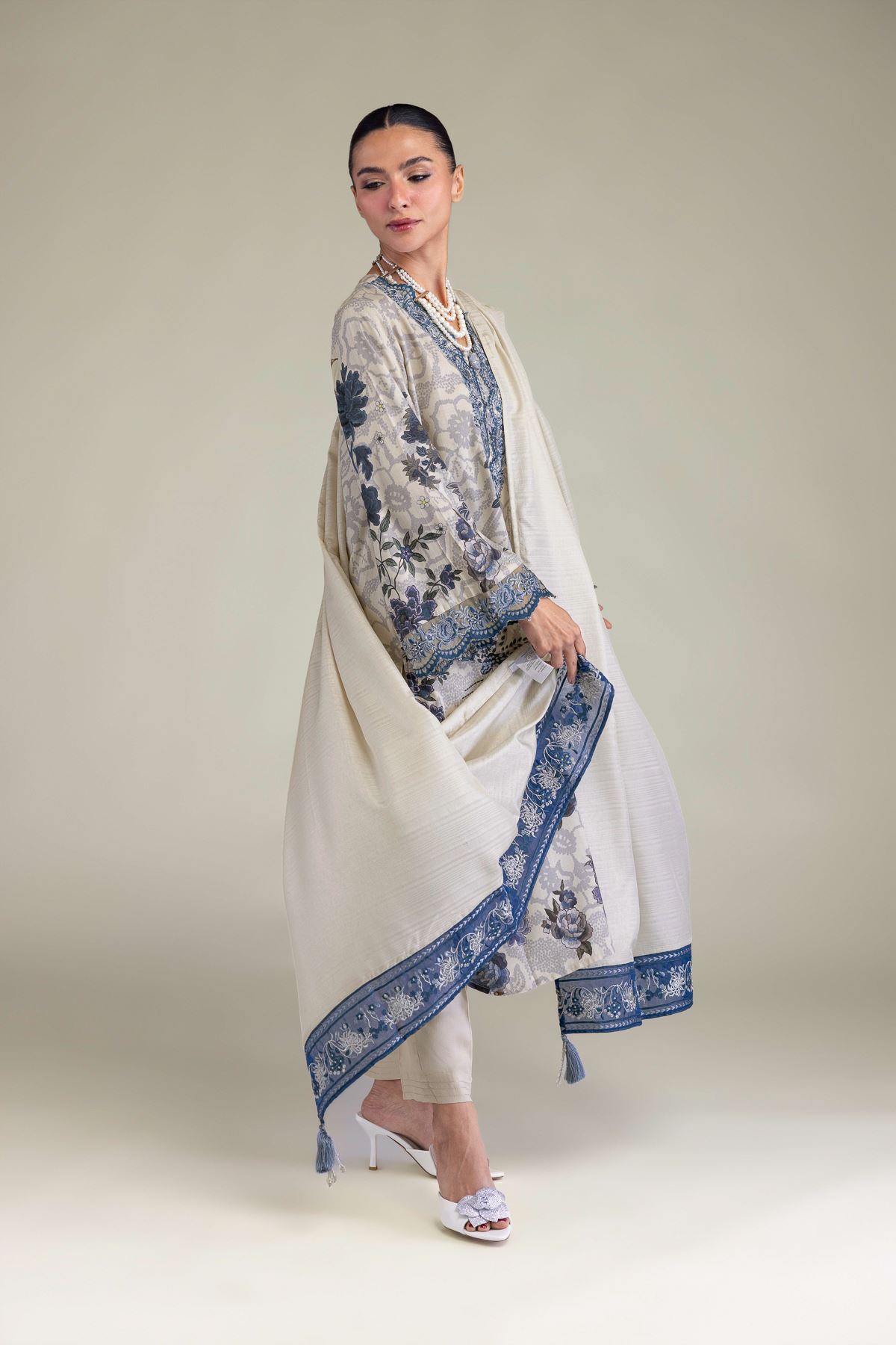Embroidered Polyester Silk Floral Silk Dupatta - 2-26-206-A-A1-VG