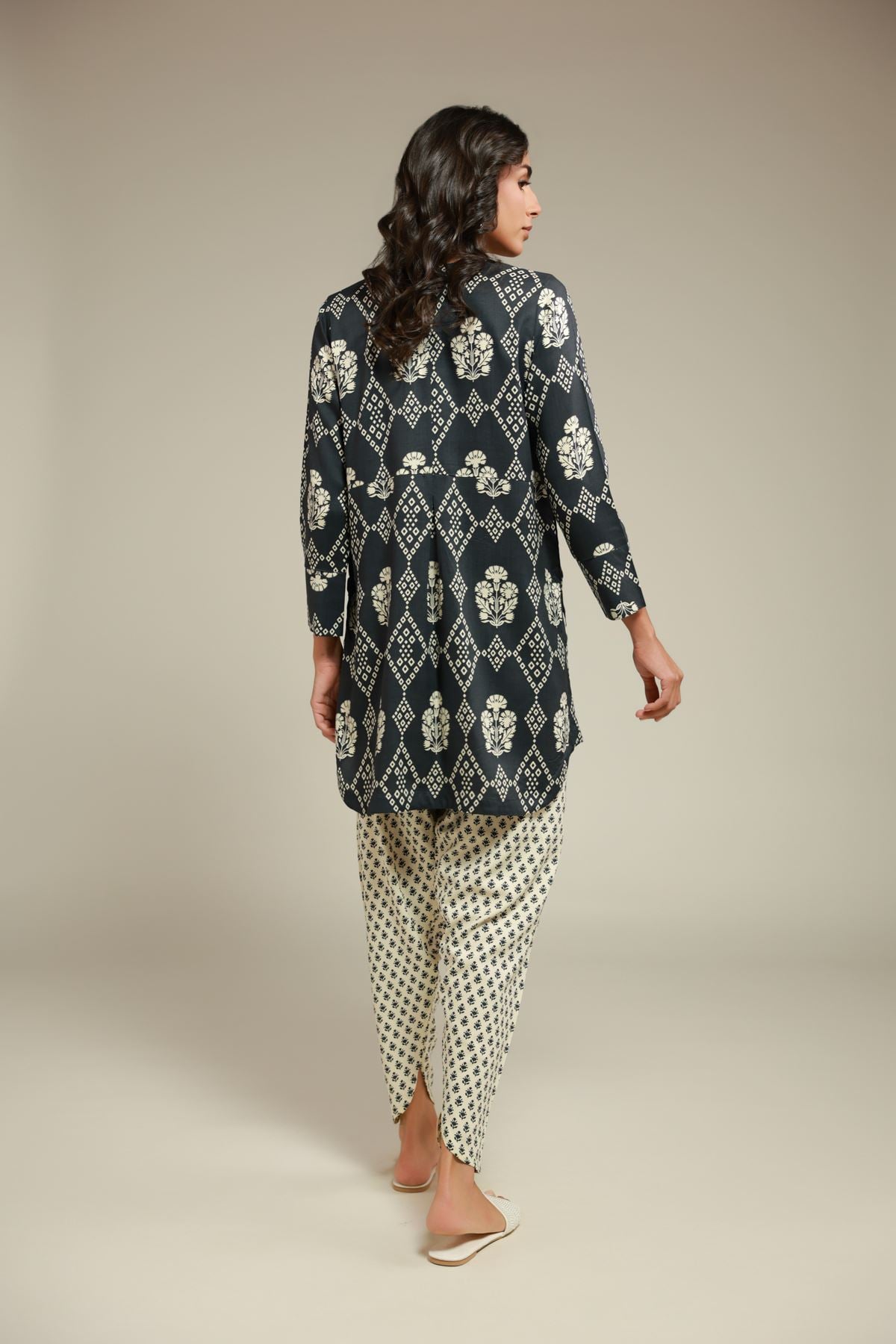 Embroidered Viscose Kurta - 1-26-125-A-E-VG