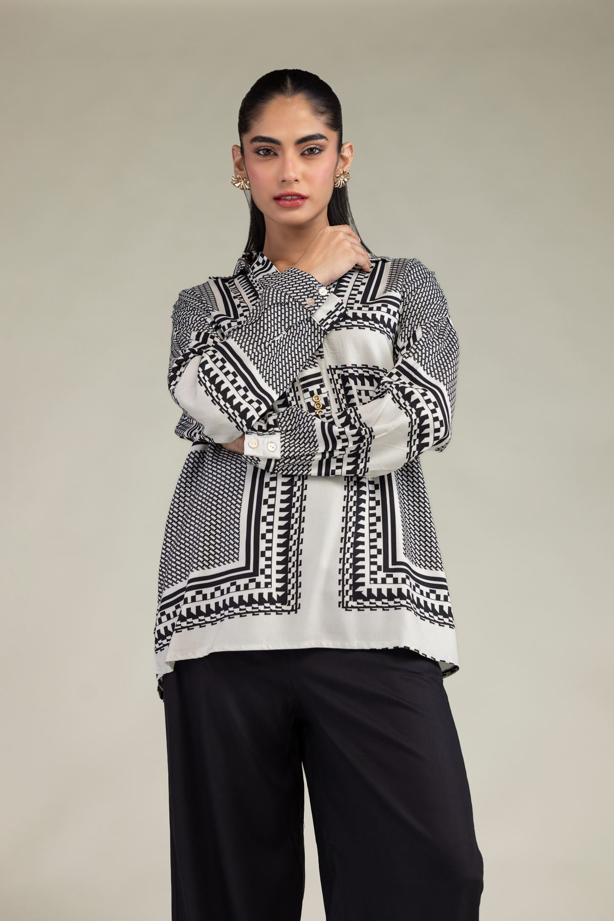 Embroidered Viscose Crepe Short V-Neck Shirt - 2-26-301-B-F1-VG