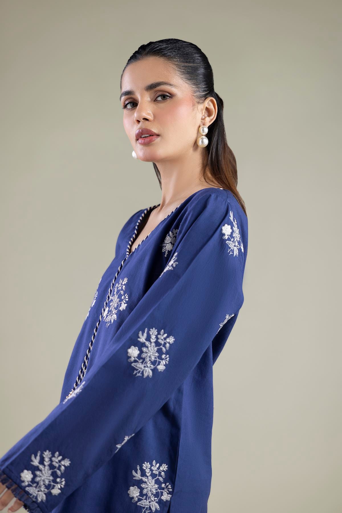 Embroidered Cambric Tailored 2-Piece Set - 2-26-301-B-F1-VG
