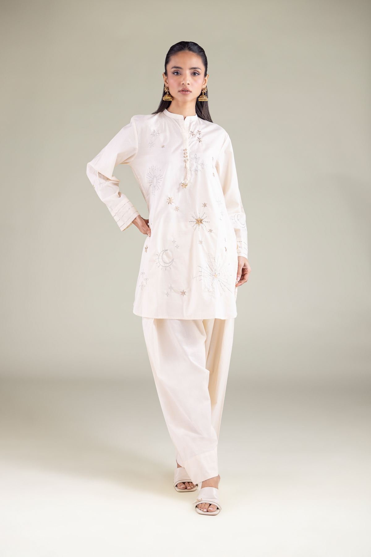 Embroidered Cambric Kurta - 1-26-108-A-F-VG