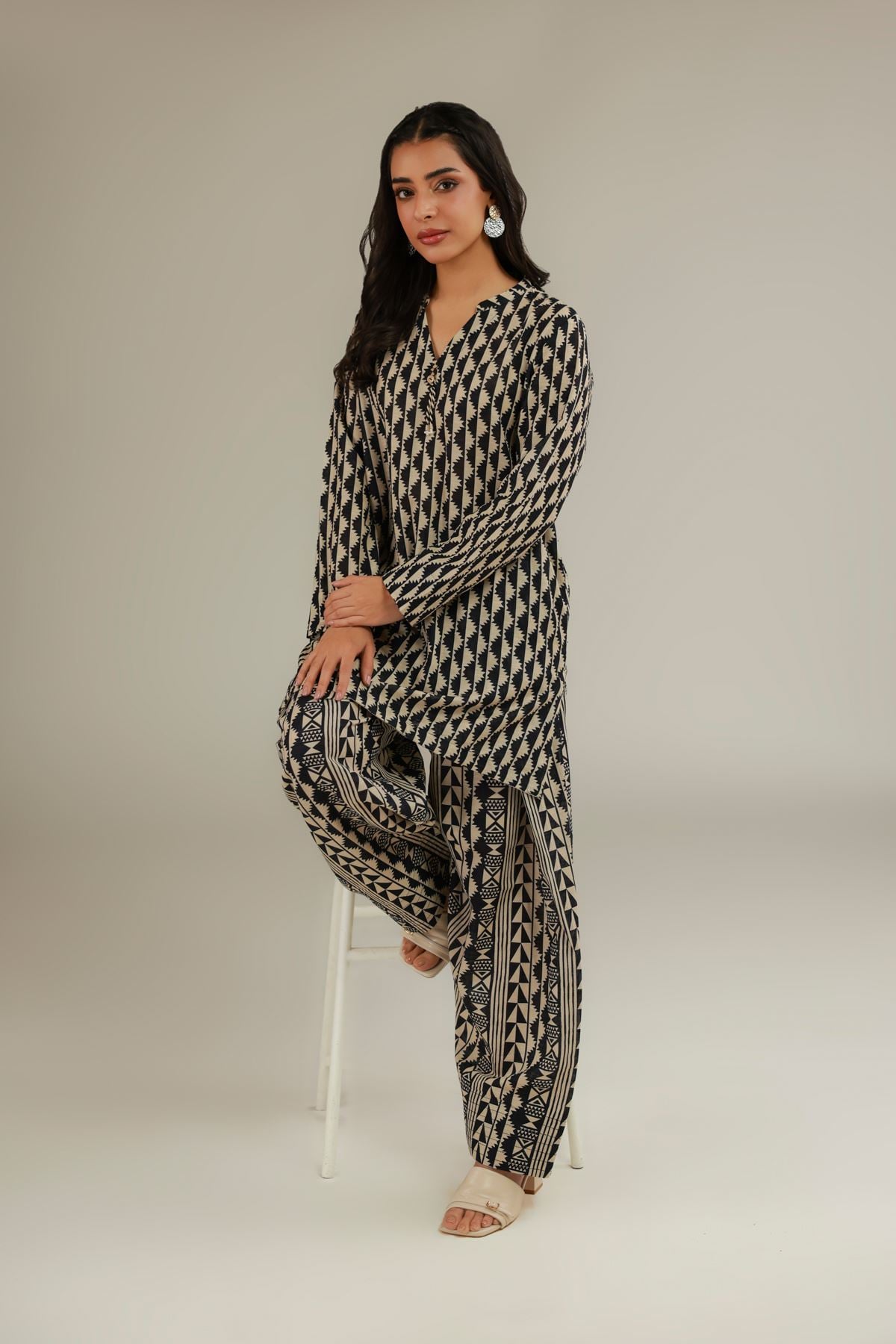 Printed Textured Cotton Geometric V-Neck Kurta - 25-09-10E2-09TB-VG