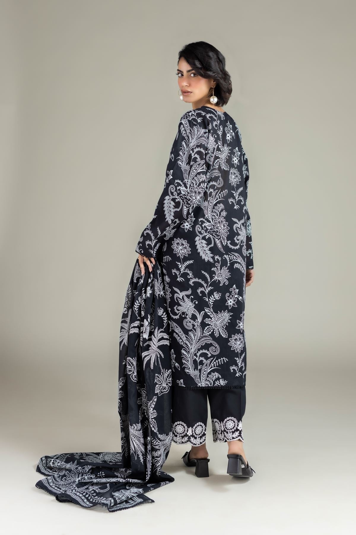 Embroidered Lawn Floral Kurta 3-piece - T-A22-26-109FB1-VG