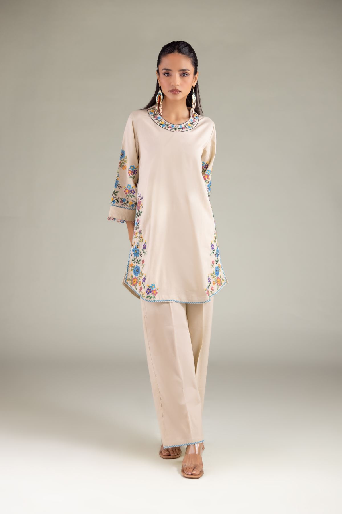Embroidered Cambric Floral Threadwork Kurta - 1-26-125-A-D-VG