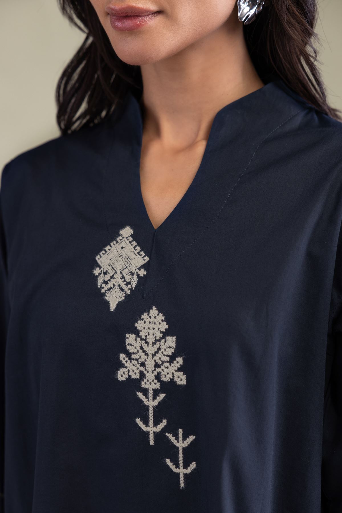 Embroidered Cambric Short Cambric Kurta - T-A113-26-101EI2-VG