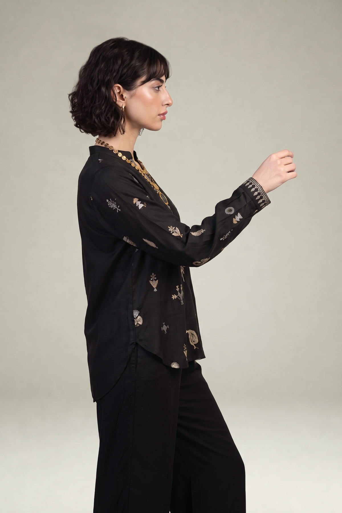 Embroidered Viscose Crepe Black V-Neck Shirt - A22-26-214FH1-VG