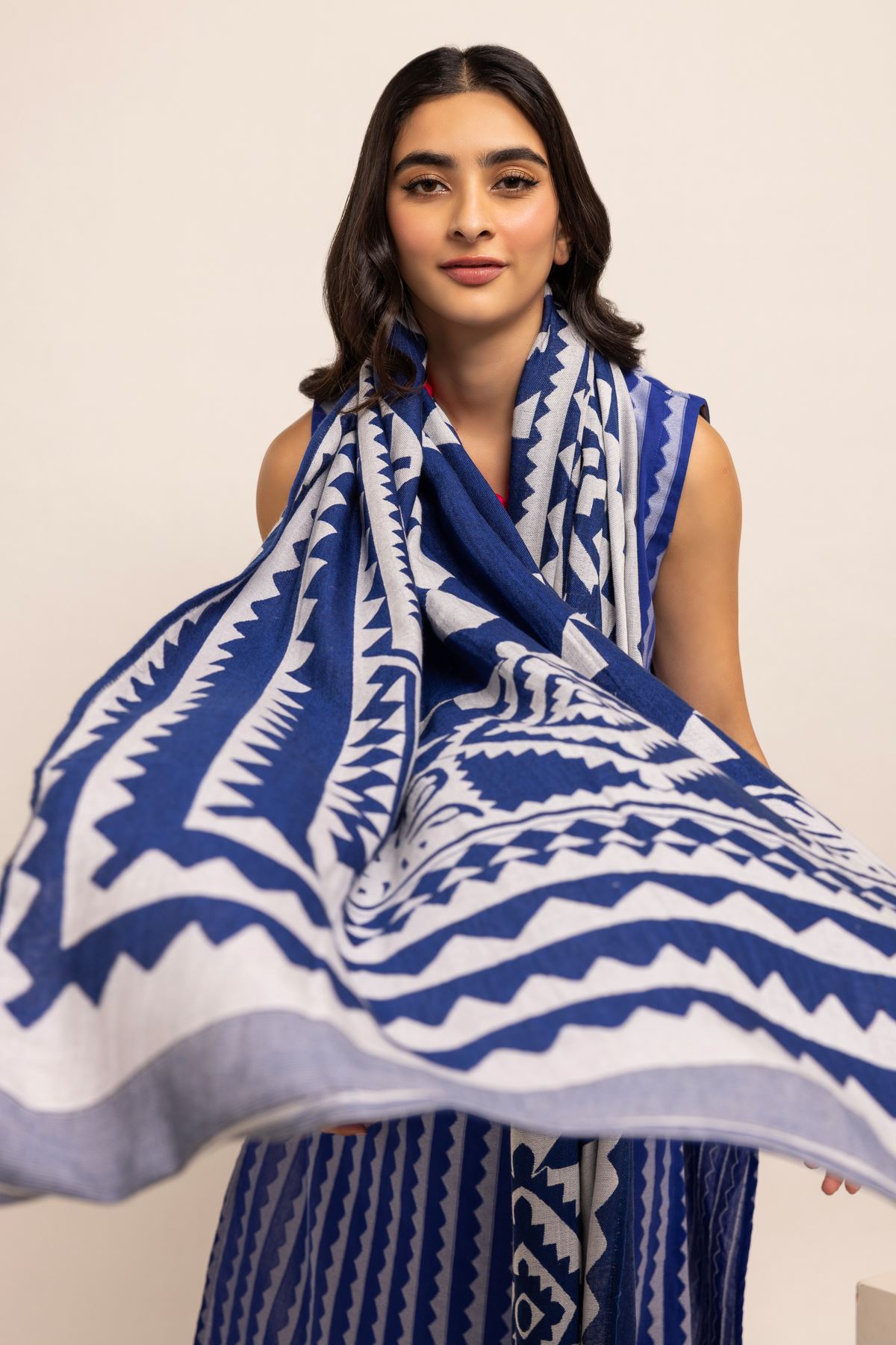 Khaadi scarves store