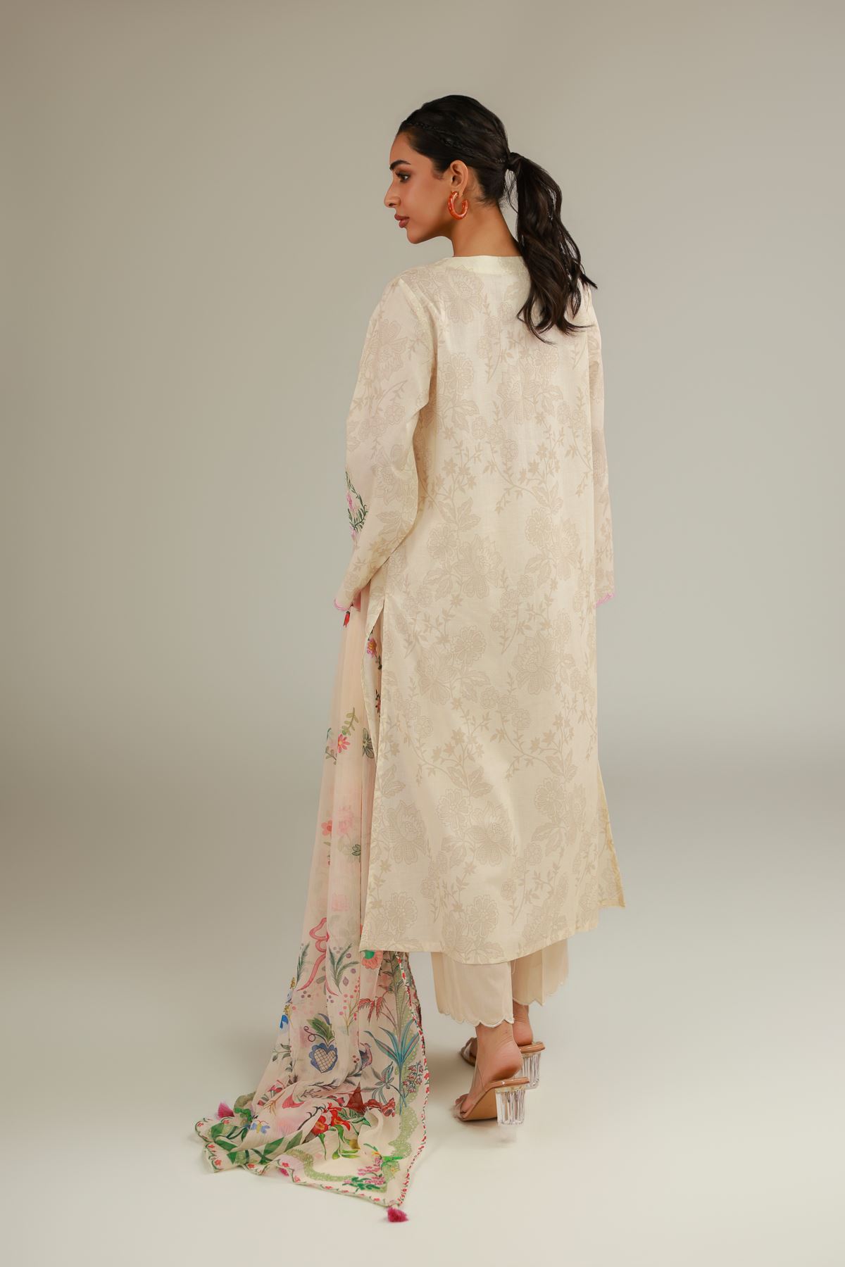 Embroidered Cambric Floral Tailored 3-piece - T-A22-26-110FI2-VG