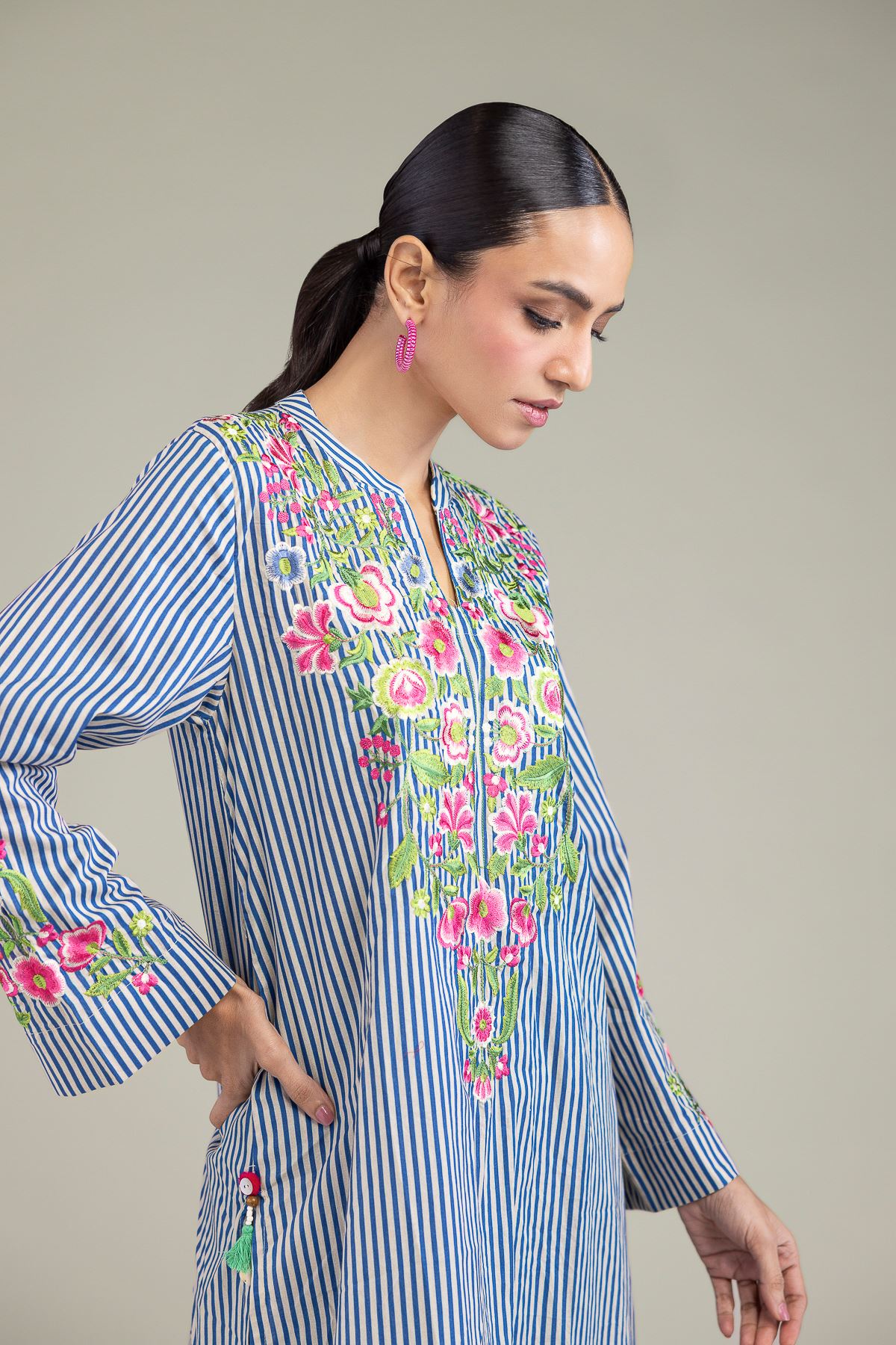 Embroidered Cambric Blue Floral Kurta - T-A11-26-113FG1-VG