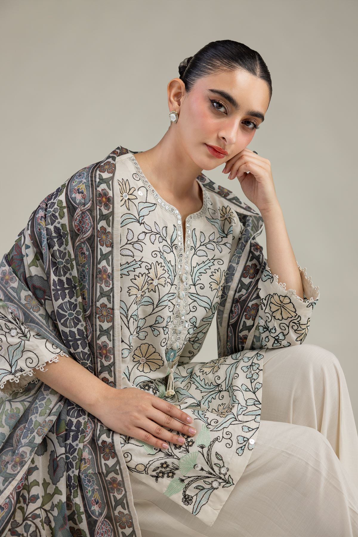 Embroidered Mesuri Floral Mesuri Dupatta - 2-26-210-A-H1-VG