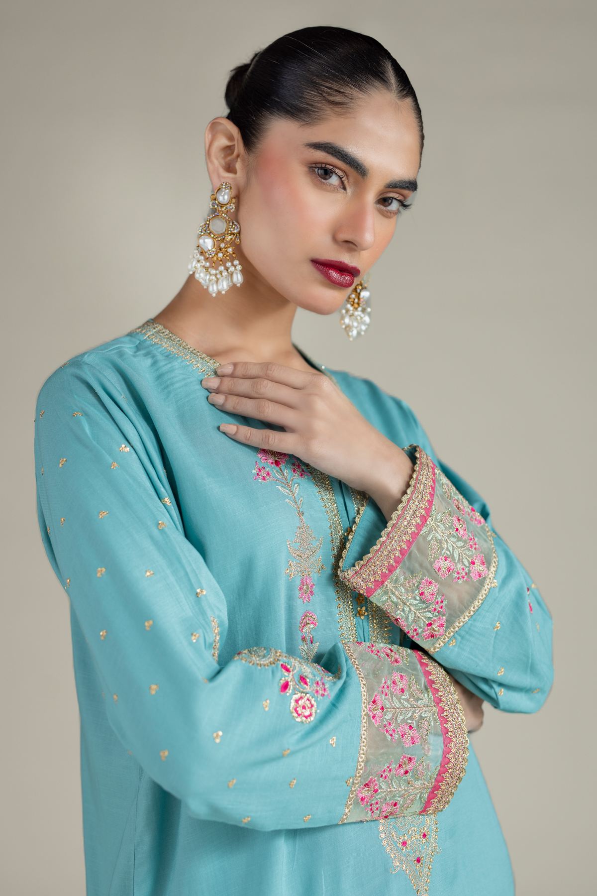 Embroidered Raw Silk Kurta - 25-09-11E3-07TA-VG
