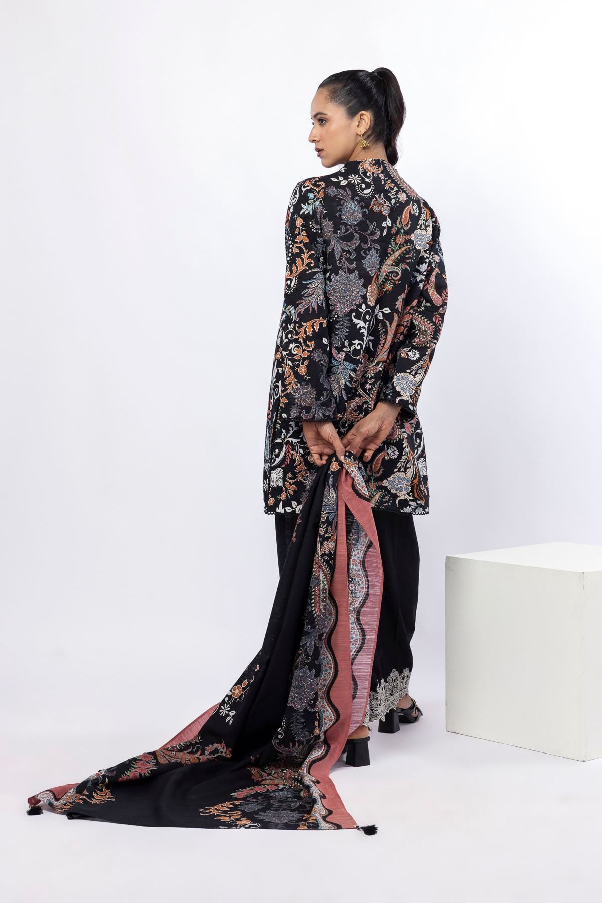 Embroidered Light Khaddar Paisley 3-Piece Set - KN37YAST-VG